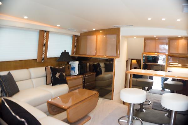 VIKING 43’ LUXURY CRUISER